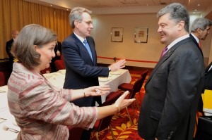 Assistant_Secretary_Nuland,_Ambassador_Pyatt_Greet_Ukrainian_President-elect_Poroshenko_Before_Meeting_in_Warsaw